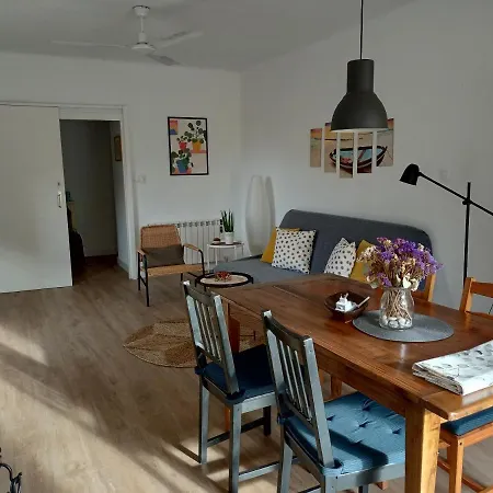 Apartment Pol *