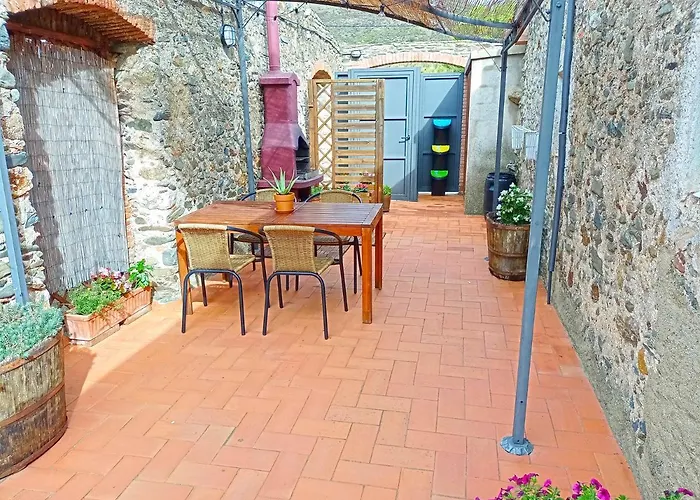 Pol Apartment *